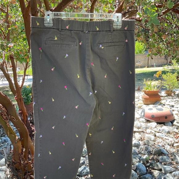 Button front capris - Picture 2 of 3